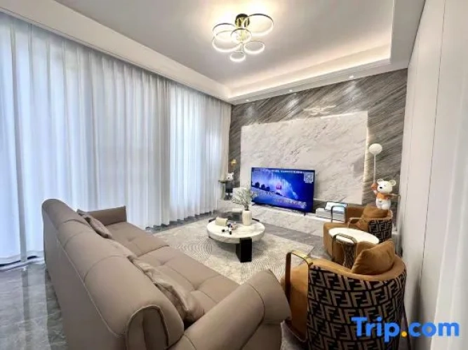 4 Bedrooms Luxury Villa