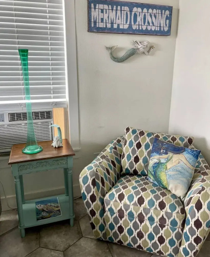 GIPH Mermaids Tale Sleeps 2 w Queen