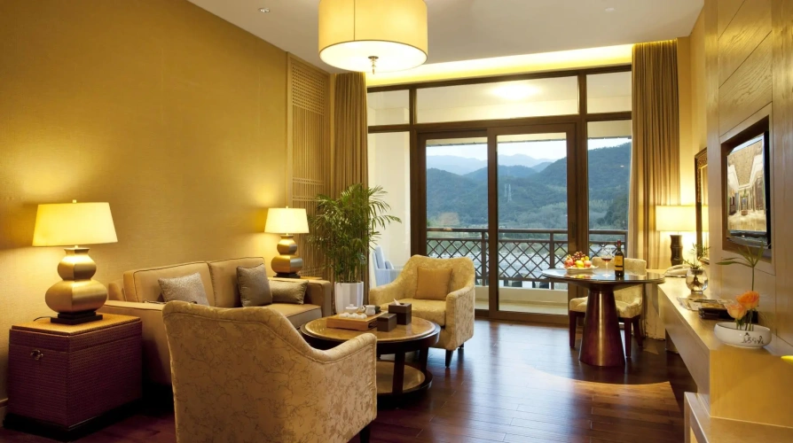 Deluxe Double Suite with lake view