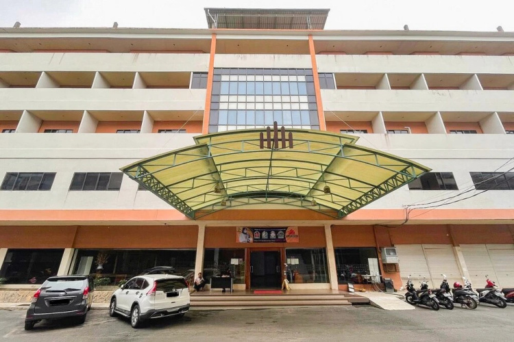 Reddoorz Plus @ Plaza Hotel Tanjung Pinang - Bintan Island