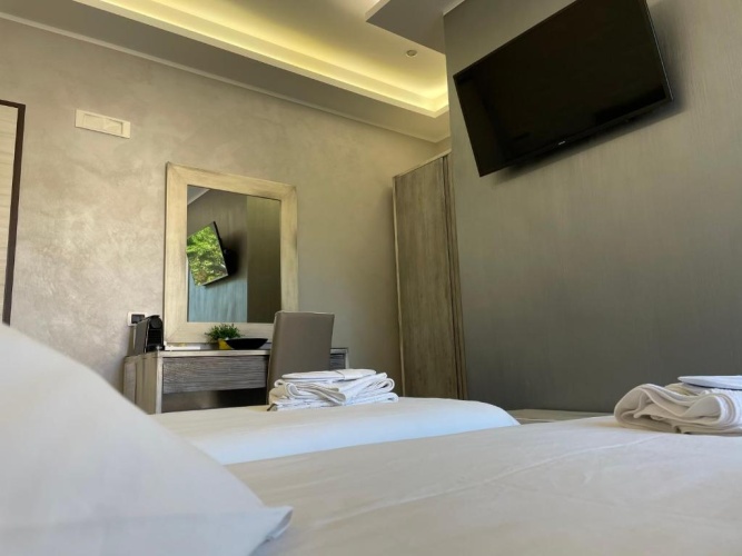 Deluxe Triple room with view