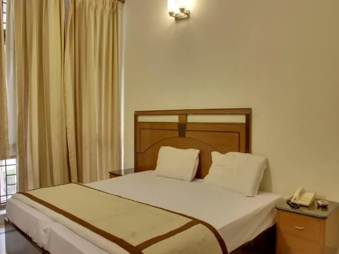OYO Rooms Huda Metro Flagship