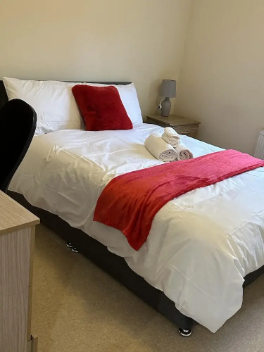 Captivating 5-bed House in Milton Keynes