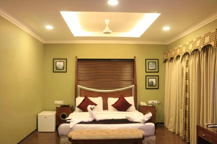 Jalsa Hotel & Banquets