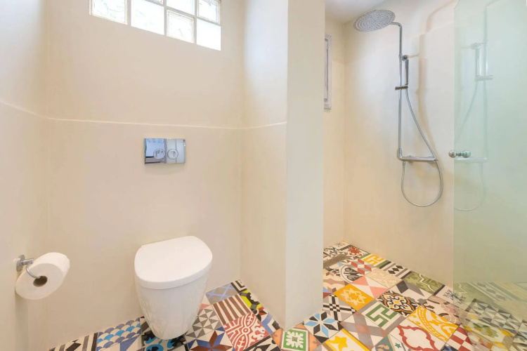 F Fine Suites- Adults Only