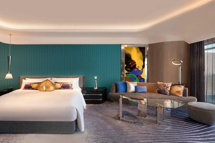 Wonderful Double room with balcony and with lake view
