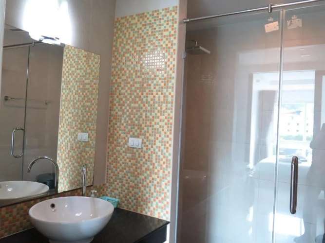 6-38 - 2 Bdr Condo With Balcony and Shared Pool