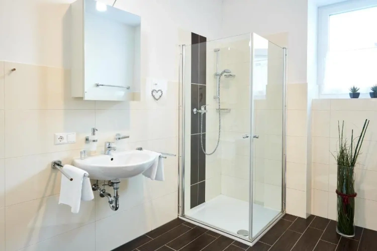 Standard Quadruple room with view