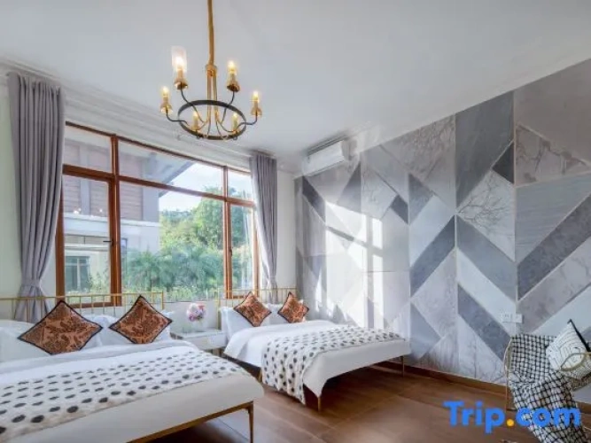 2 Bedrooms Villa