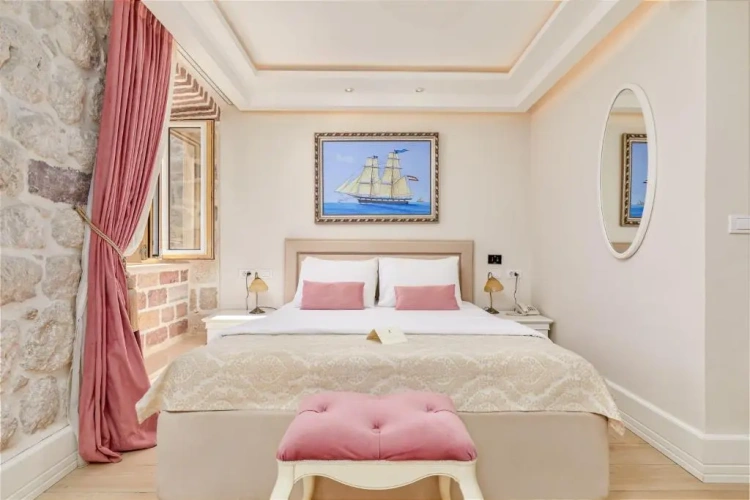 Deluxe Double room with balcony and with sea view