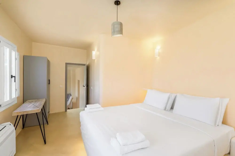 Eolithos Suites