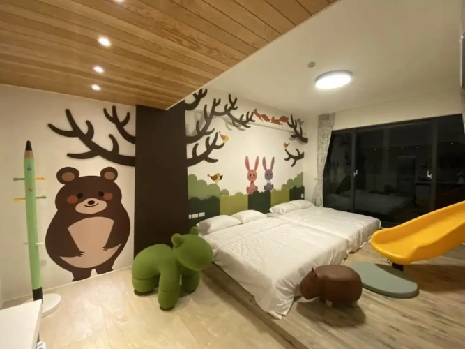 Standard Quadruple Family room