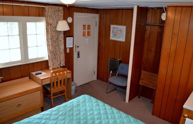 Chamber Lane Motel