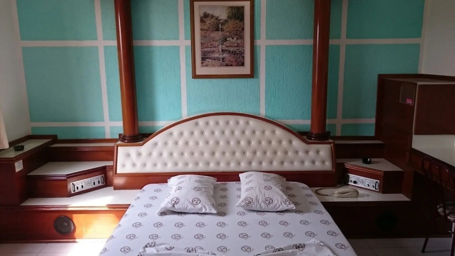 North Palace Hotel