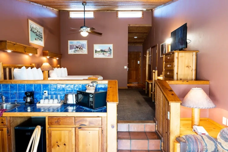Creekside Quadruple room