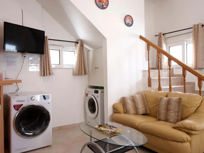 2 Bedrooms Cottage