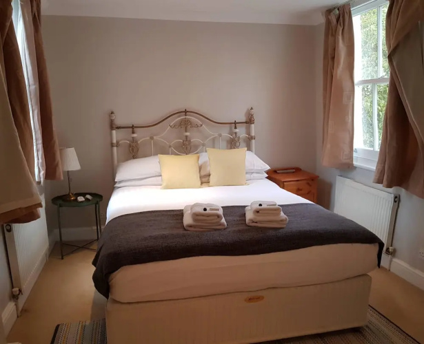 Classic 2 Bedroom Flat Gloucester St