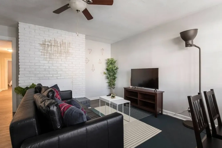 3 Bedrooms Cottage