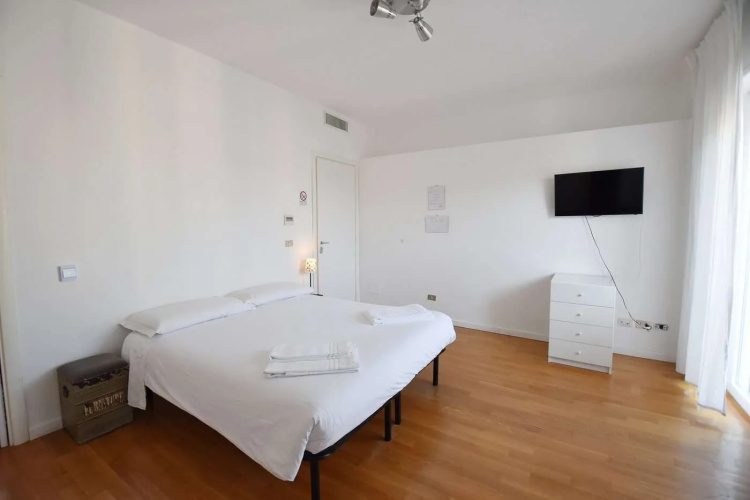 Guesthouse 2012