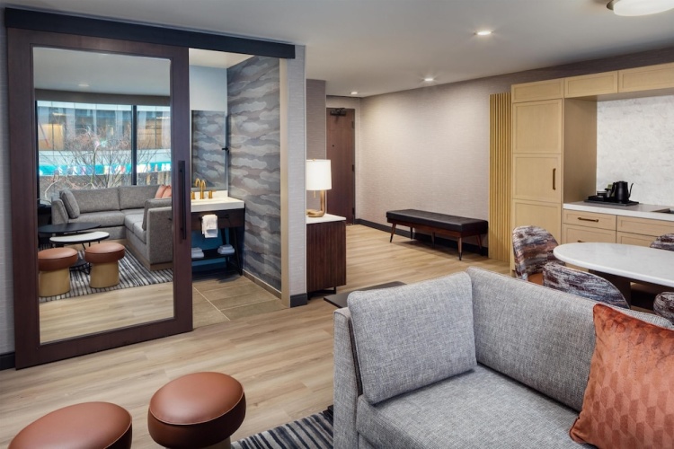 1 Bedroom Deluxe Suite