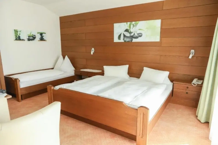 Standard Triple room with balcony and with lake view