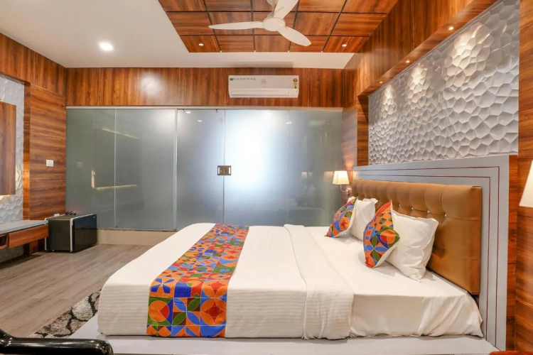 Fabhotel The Valentine