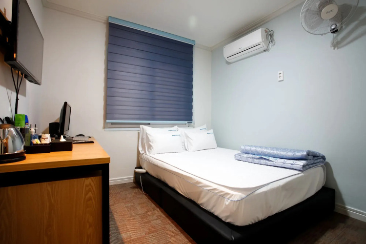 Gwangan Beach Blue Moon Motel