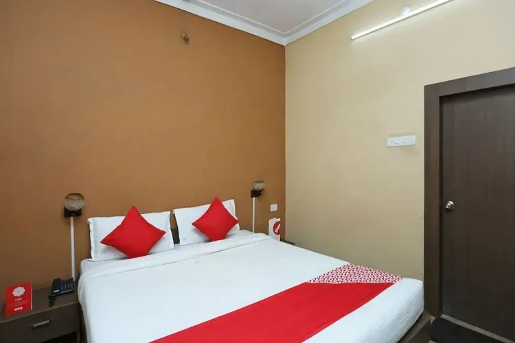 OYO 12777 Hotel Classic