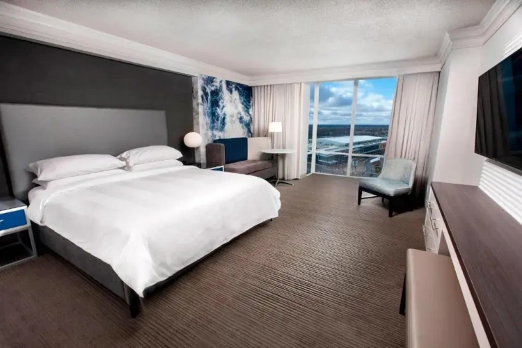 Double room with city view