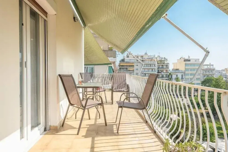 Central Flat with Cosy Sunny Terrace