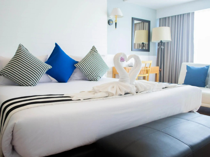 Paradise Hotel