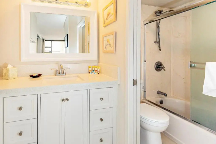 30Th Fl. Ocean View, Short Walk To Beach, Parking