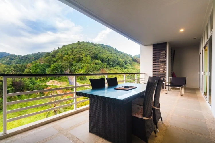 2 Bedrooms Apartment