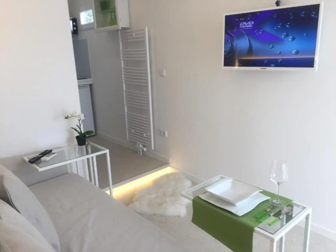 Single Studio