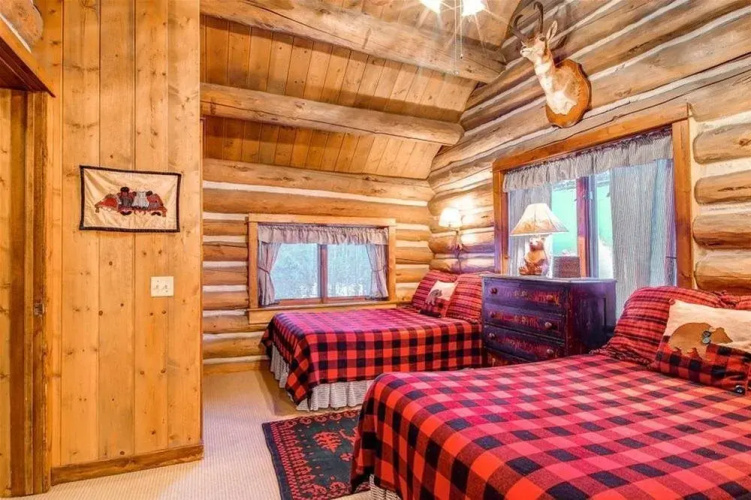 Bear Lodge