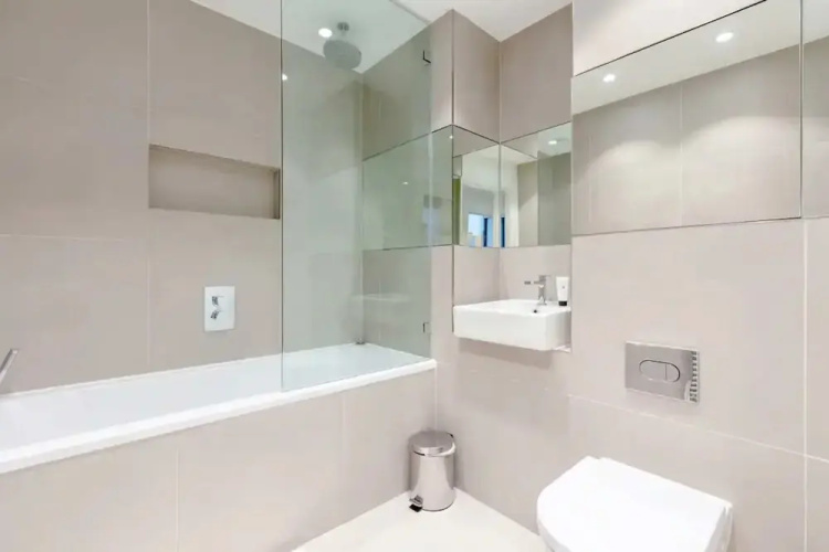 Modern 2BD Flat With a Balcony - Wandsworth