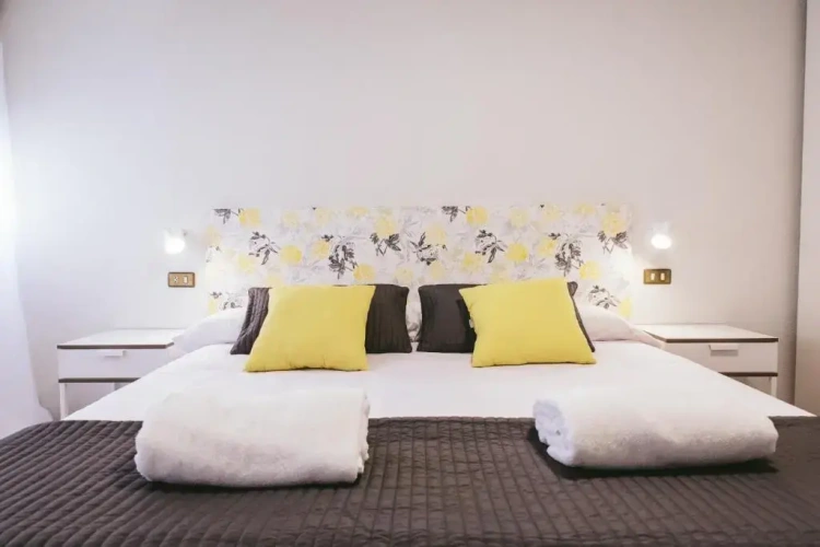3 Bedrooms Apartment