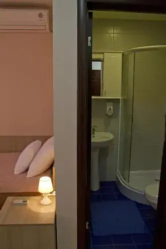 Tri-O Garni Hotel