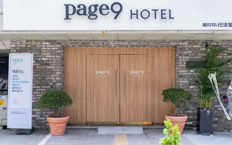 Page 9 Hotel