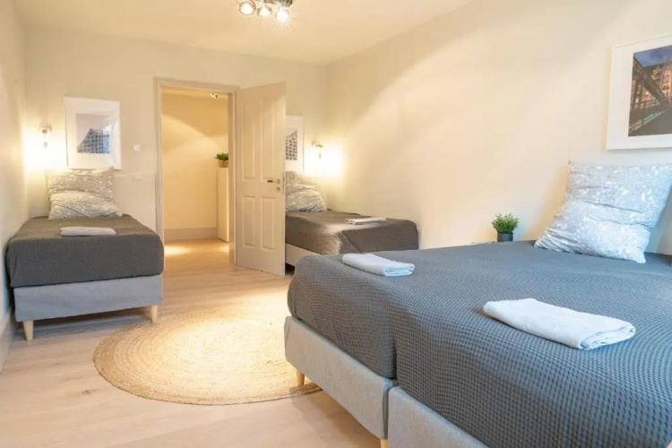 Spacious 3-bedroom apartment near Eilbekpark