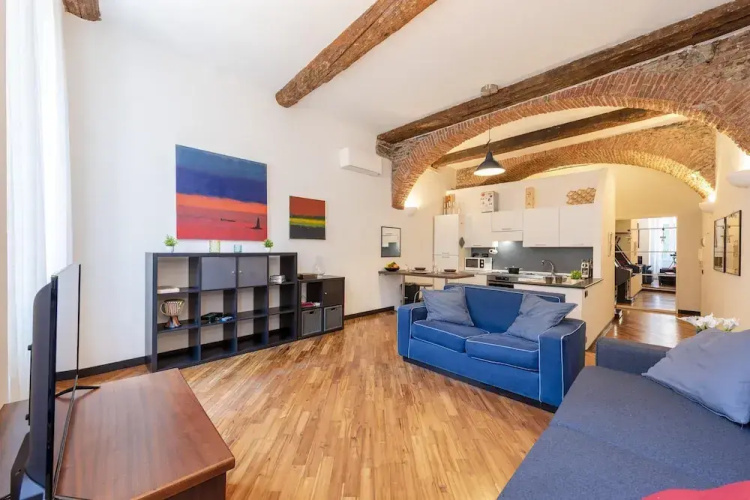 Charming Flat Next to Genoa s Aquarium