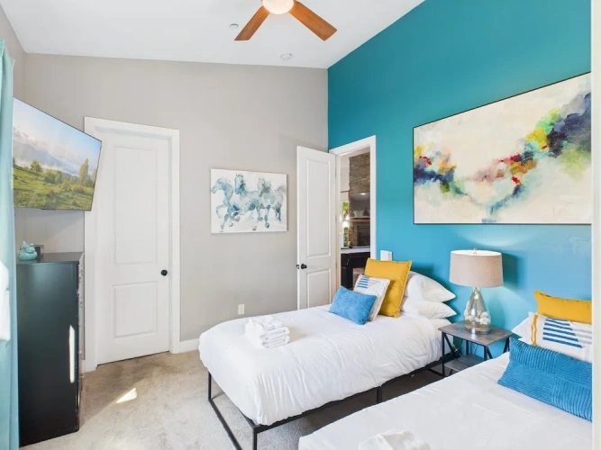 5 Bedrooms Cottage