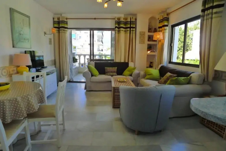 Carabeo 99 - Sleeps 4