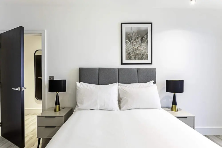 Icon Tower Flat VII