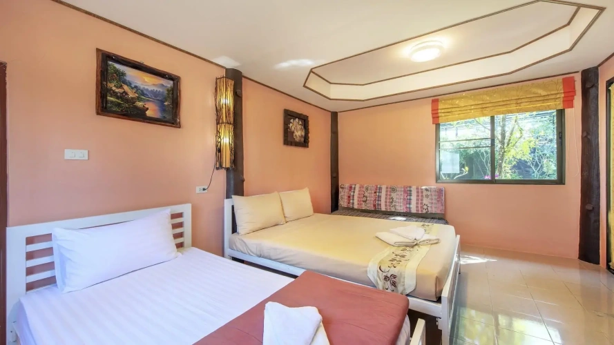 2 Bedrooms Villa