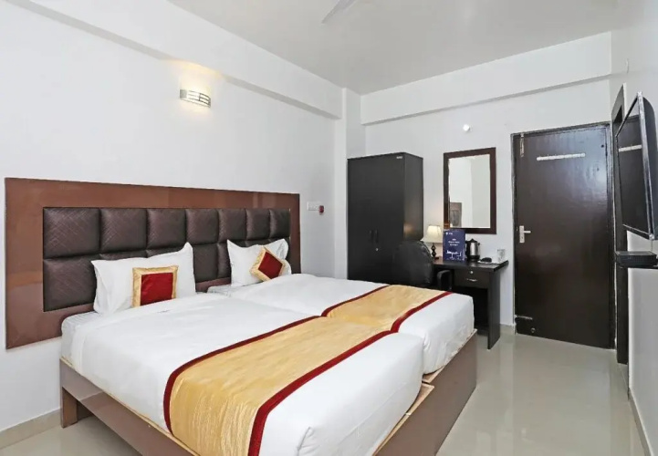 Hotel Galaxy by OYO Rooms