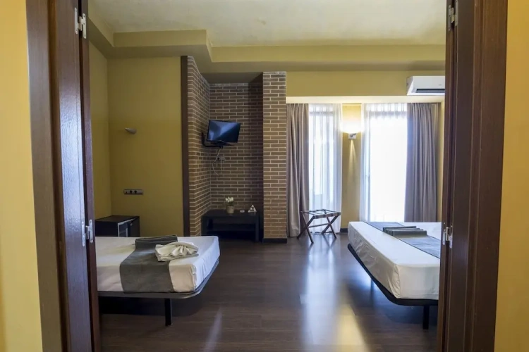 Standard Triple room with balcony