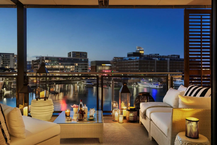 Point Residence Luxury Auckland Waterfront Accommodation