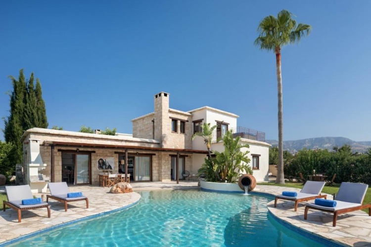 3 Bedrooms Villa