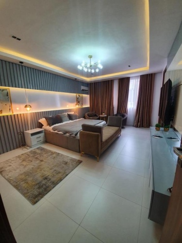 3 Bedrooms Apartment